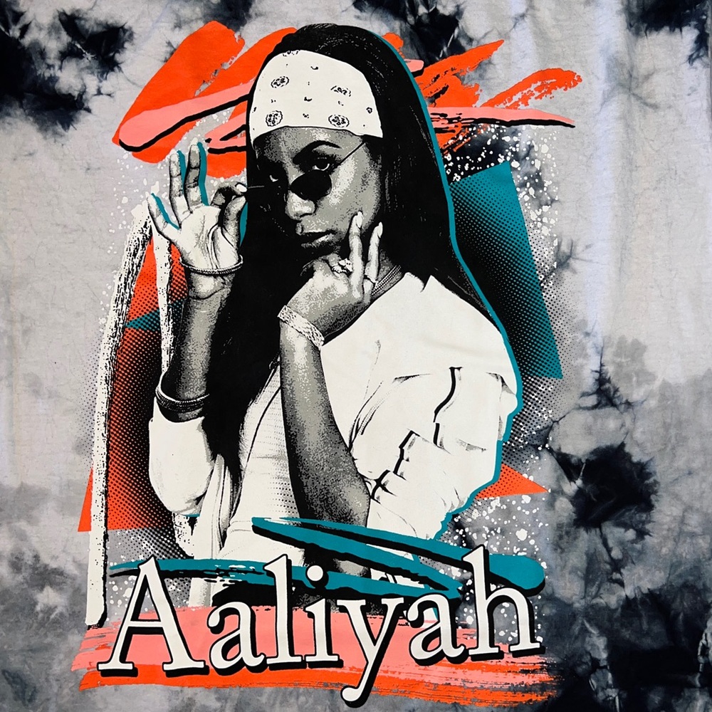 🩶 NWOT! Official Aaliyah Tie Dye Tee